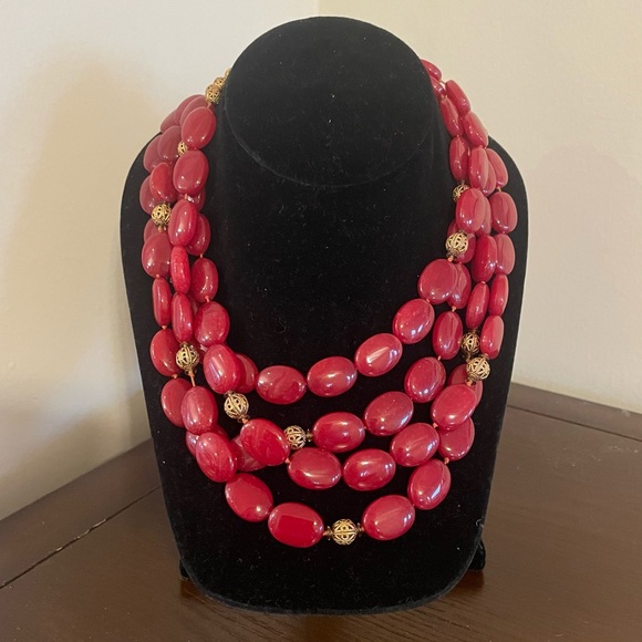 🏖️SOLD🏖️ Coral Five Strand Vintage Necklace with Gold Filagree Beads - Picture 2 of 9